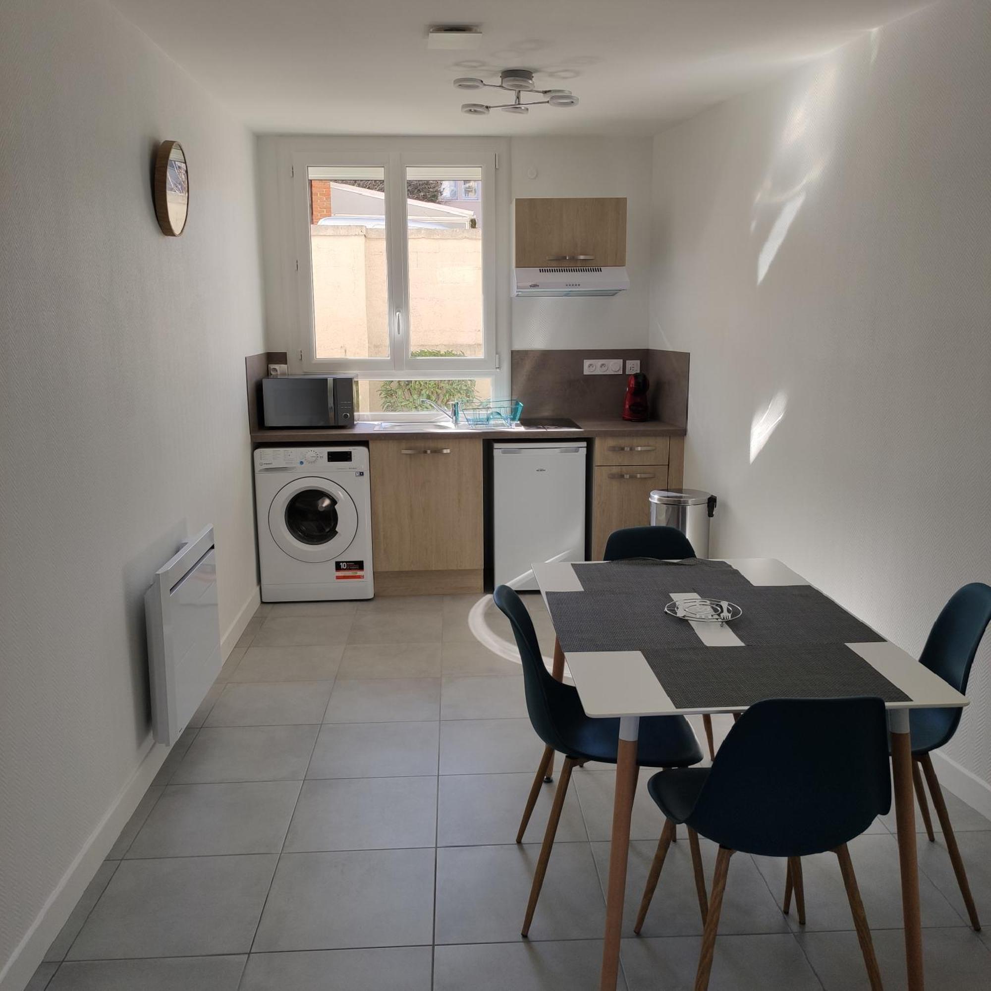 Appartement Cosy Avec Place De Parking Privee 르망 외부 사진
